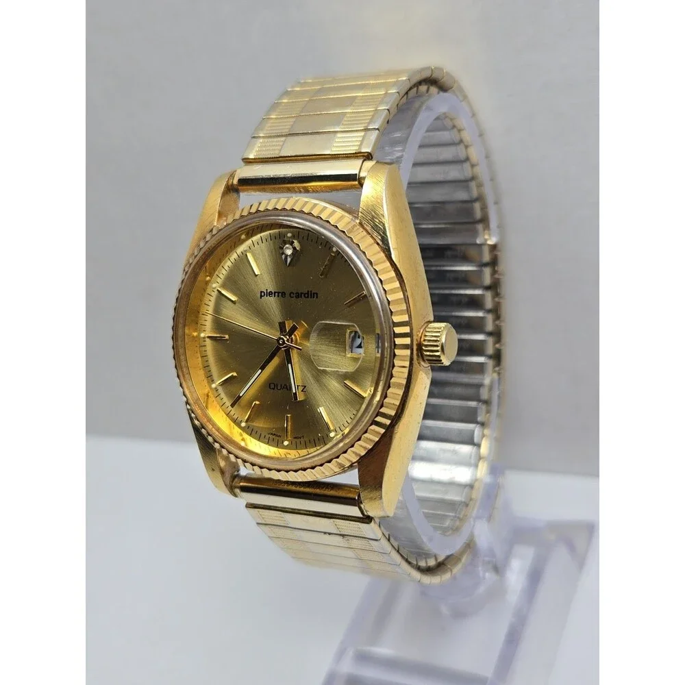 Pierre Cardin item shows